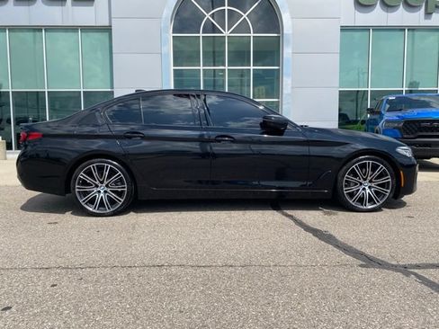 Used 2022 BMW 530i xDrive w/ Convenience Package AWD/4WD image 4