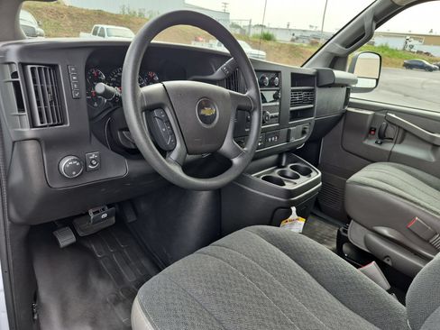 Used 2025 Chevrolet Express 2500 w/ Driver Convenience Package RWD image 10