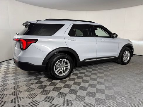 Used 2025 Ford Explorer Active RWD image 8