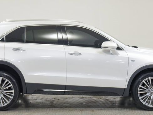 Used 2024 Cadillac XT4 Premium Luxury image 12