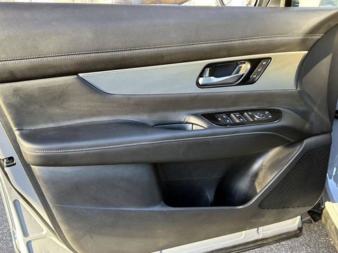 Certified 2025 Nissan Murano SL image 18