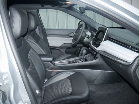 Used 2024 Jeep Compass Latitude w/ Sun and Sound Group image 28