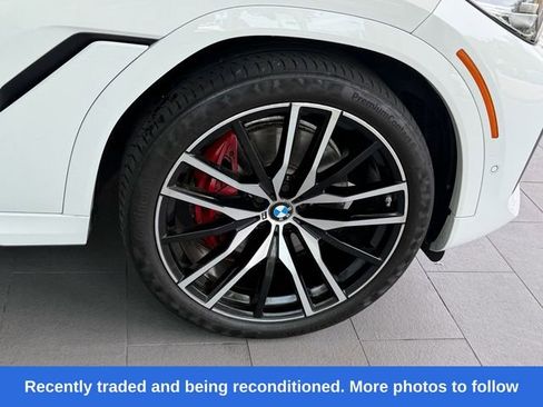 Used 2022 BMW X6 xDrive40i w/ M Sport Package AWD/4WD image 15