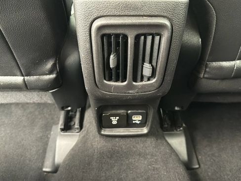 Used 2019 Jeep Compass Latitude AWD/4WD image 30