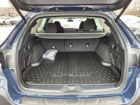 Certified 2025 Subaru Outback Premium image 8