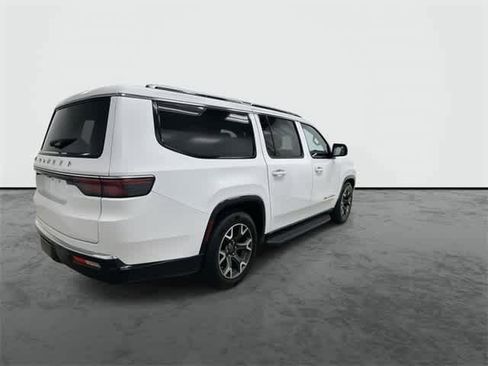 Used 2023 Jeep Wagoneer L Series III w/ Preferred Equipment Group image 4