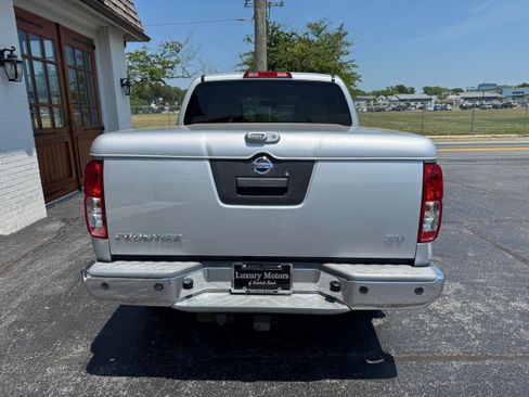 Used 2013 Nissan Frontier SV w/ SV Value Truck Pkg RWD image 30