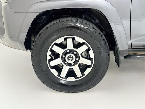 Used 2020 Toyota 4Runner TRD Off-Road Premium w/ Moonroof Package AWD/4WD image 32