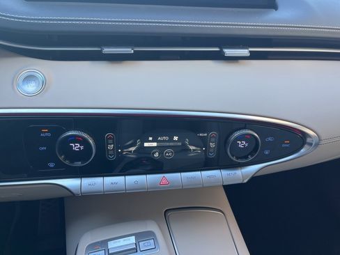 Used 2025 Genesis GV70 3.5T Sport w/ Sport Advanced Package image 21