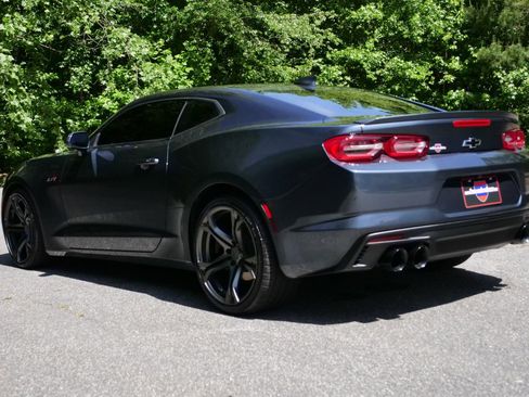 Used 2022 Chevrolet Camaro LT RWD image 18