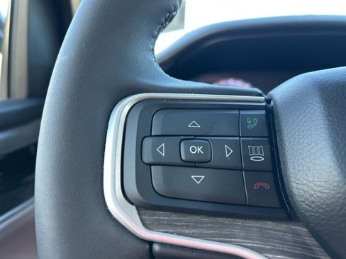 Used 2023 Jeep Wagoneer Series III w/ Preferred Equipment Group image 16