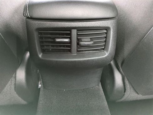 Used 2022 Dodge Challenger GT image 17