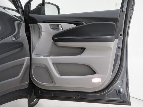 Used 2021 Honda Pilot Touring image 41