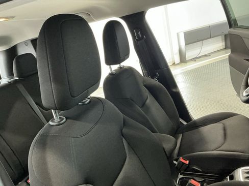 Used 2021 Jeep Renegade Sport image 24