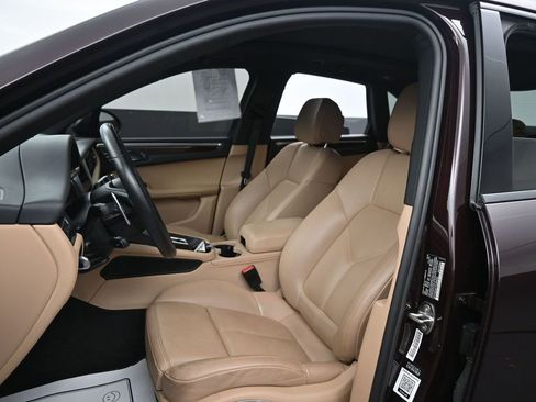 Used 2023 Porsche Macan S image 35