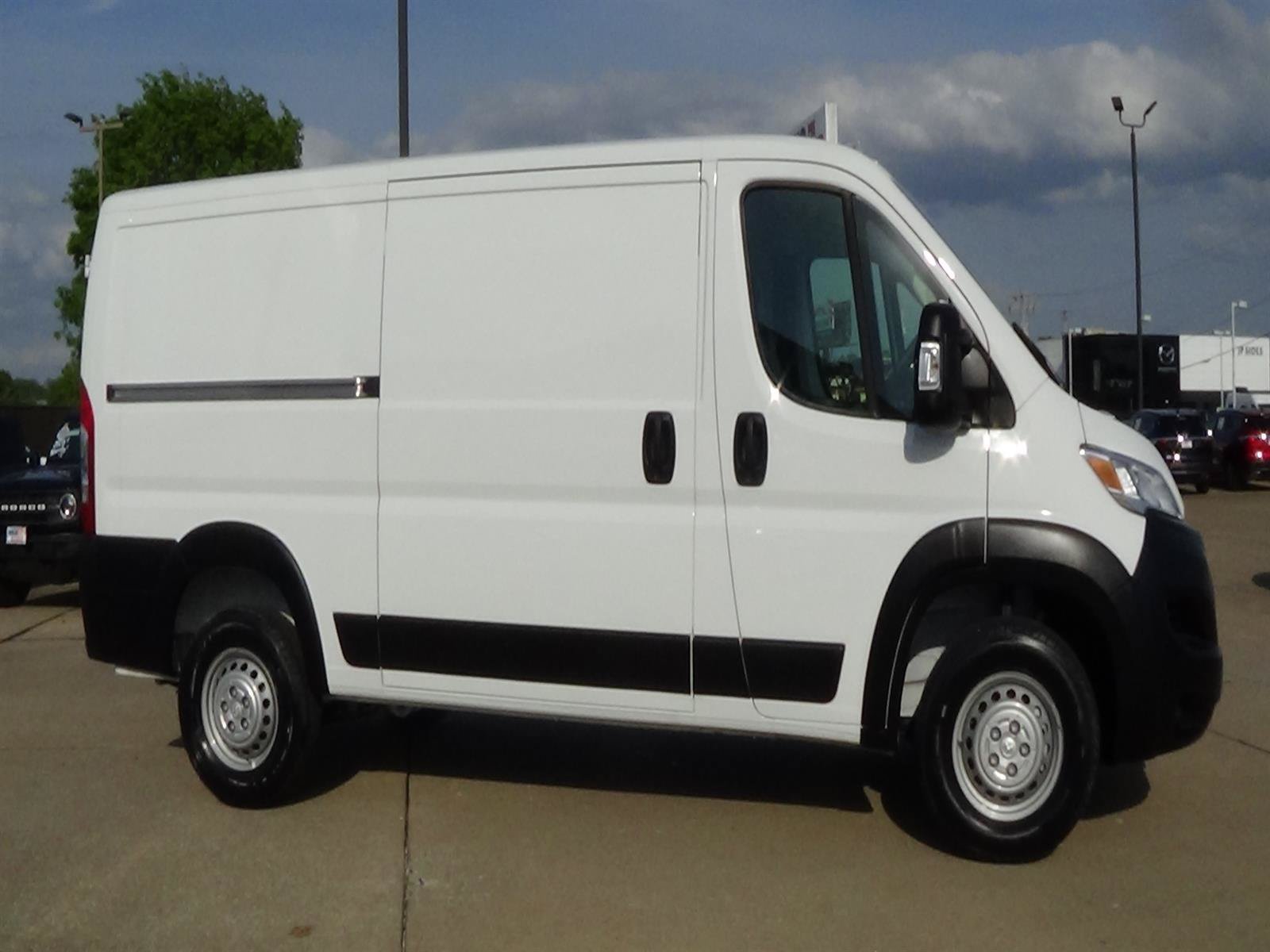 Used 2025 RAM ProMaster 2500 w/ Safety Group FWD image 5