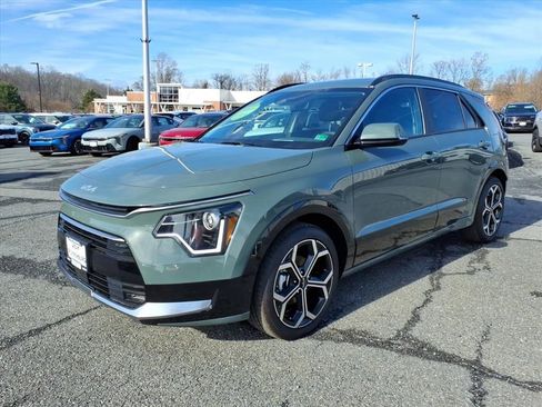 New 2025 Kia Niro EX Touring image 8