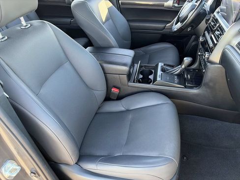 Used 2022 Lexus GX 460 Premium w/ Premium Package AWD/4WD image 26