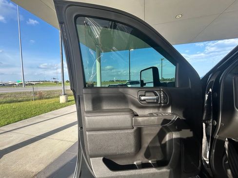 Used 2022 GMC Sierra 2500 AT4 AWD/4WD image 6