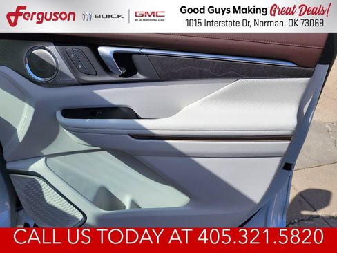New 2026 Buick Enclave Avenir w/ Super Cruise Package FWD image 38