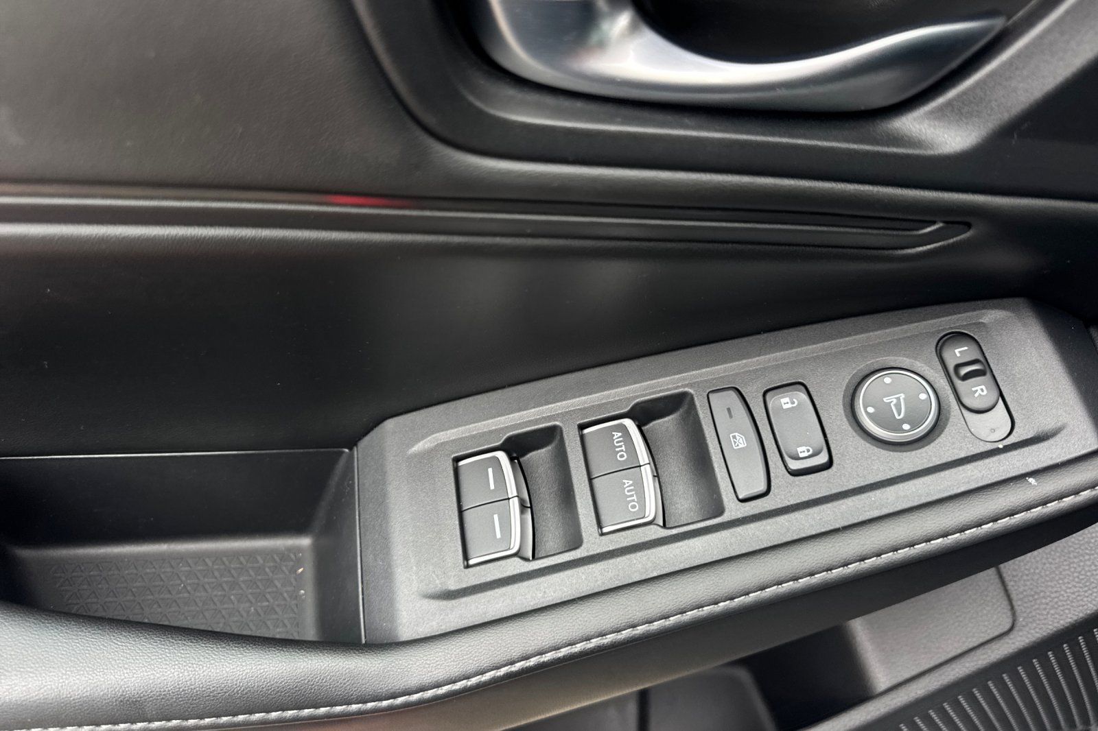Used 2024 Honda Accord Sport image 11