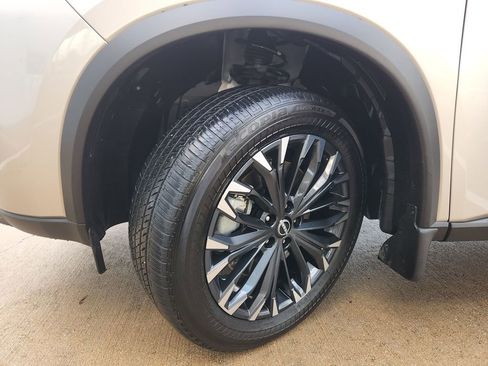 Certified 2025 Nissan Rogue SL w/ Tech Package image 33