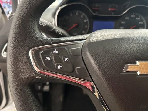 Used 2018 Chevrolet Cruze LT image 15