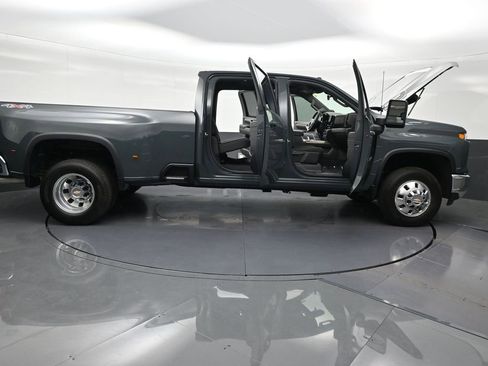 Used 2026 Chevrolet Silverado 3500 LT AWD/4WD image 32
