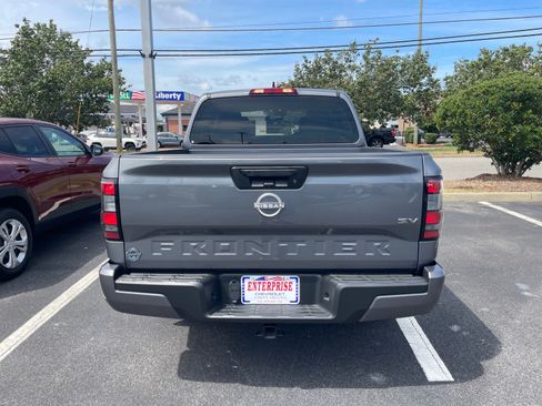 Used 2024 Nissan Frontier SV RWD image 13
