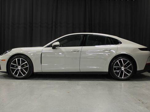 Used 2025 Porsche Panamera 4 image 2
