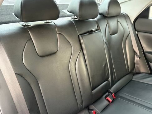 Used 2025 Hyundai Elantra Limited FWD image 36