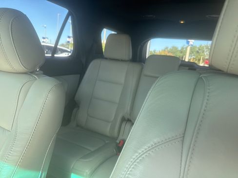 Used 2015 Ford Explorer XLT w/ Equipment Group 202B image 8