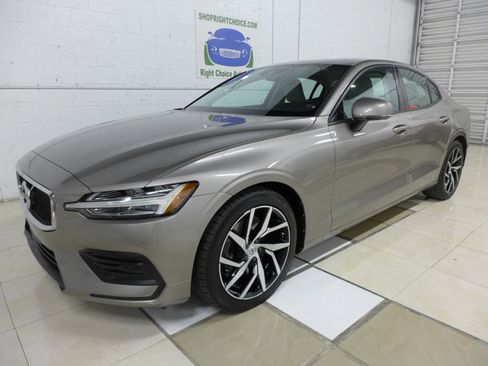 Used 2020 Volvo S60 T5 Momentum image 74