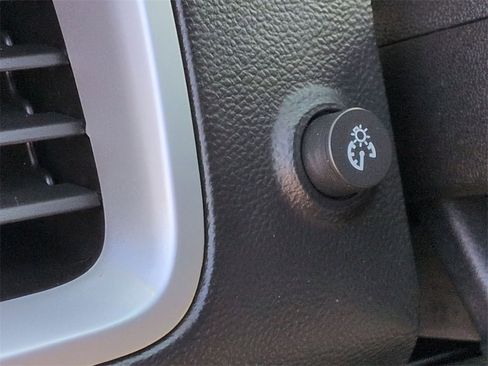 Certified 2017 Chevrolet Equinox LT w/ Convenience Package image 15