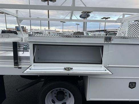 New 2025 Ford F550 4x4 SuperCab Super Duty image 9