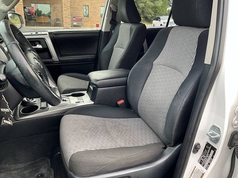 Used 2015 Toyota 4Runner SR5 w/ Four Season Floor Mat Package AWD/4WD image 9