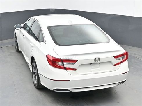 Used 2018 Honda Accord EX image 33