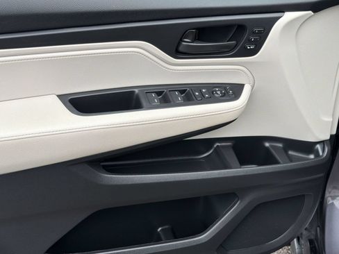 Used 2025 Honda Odyssey EX-L image 14