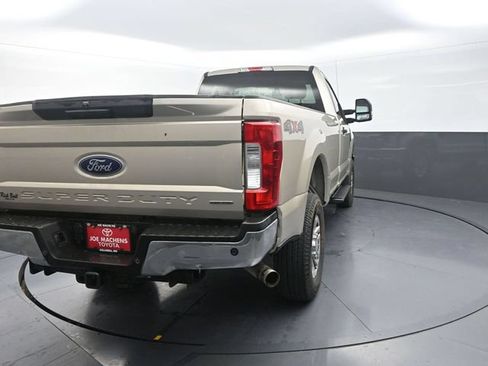Used 2017 Ford F250 XLT w/ XLT Value Package AWD/4WD image 8