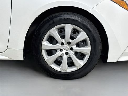 Used 2023 Toyota Corolla LE FWD image 32