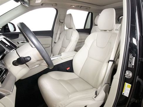 Certified 2025 Volvo XC90 T8 Plus w/ Protection Package Premier AWD/4WD image 19