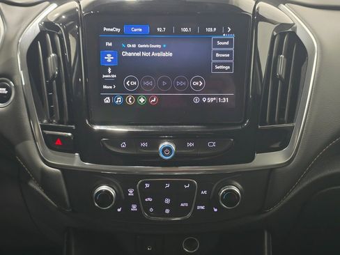 Used 2021 Chevrolet Traverse LT image 13