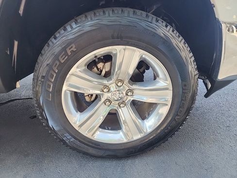 Used 2014 RAM 1500 SLT AWD/4WD image 18