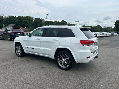 Used 2021 Jeep Grand Cherokee Overland AWD/4WD image 4