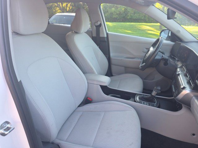 Used 2025 Hyundai Kona SEL AWD/4WD image 24