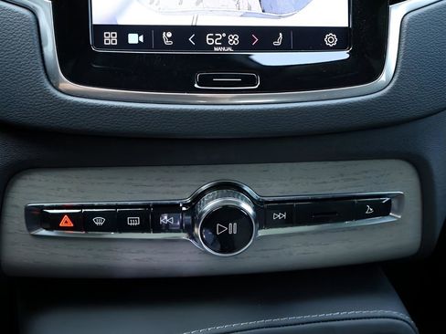 Used 2025 Volvo XC90 B6 Ultra w/ Protection Package Premier image 27