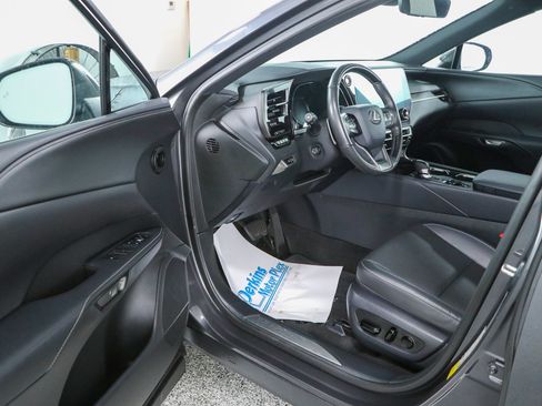 Used 2024 Lexus RX 350 Premium w/ Convenience Package FWD image 3