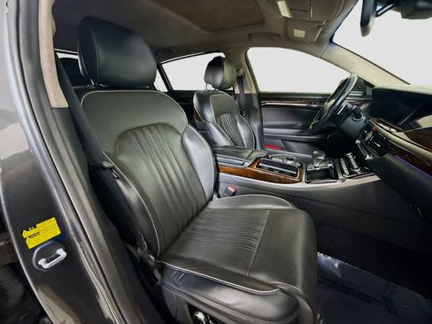 Used 2019 Genesis G90 3.3T Premium image 29