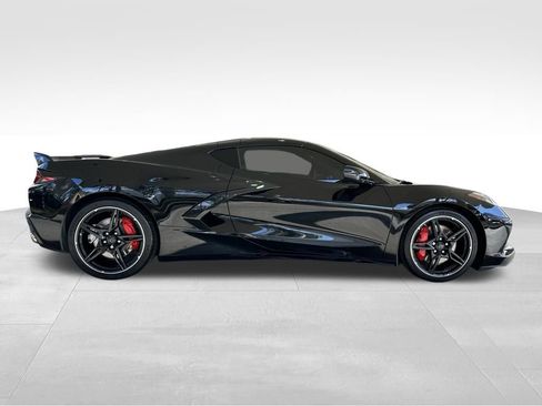 Used 2022 Chevrolet Corvette Stingray Coupe w/ Z51 Performance Package image 4