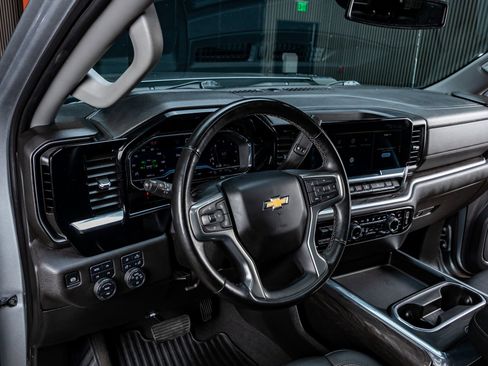 Used 2024 Chevrolet Silverado 2500 LTZ w/ LTZ Convenience Package image 16